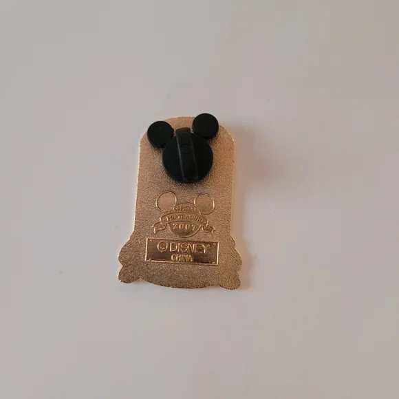 Disney Stitch trading pin - Picture 3 of 3